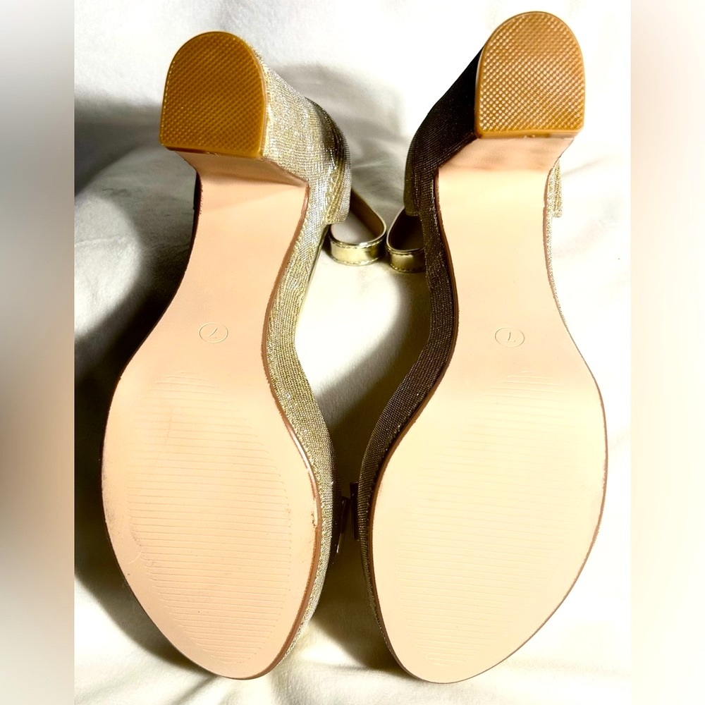 Hingswink Elegant Gold glitter dressy ankle strap block heel sandal - Picture 9 of 10